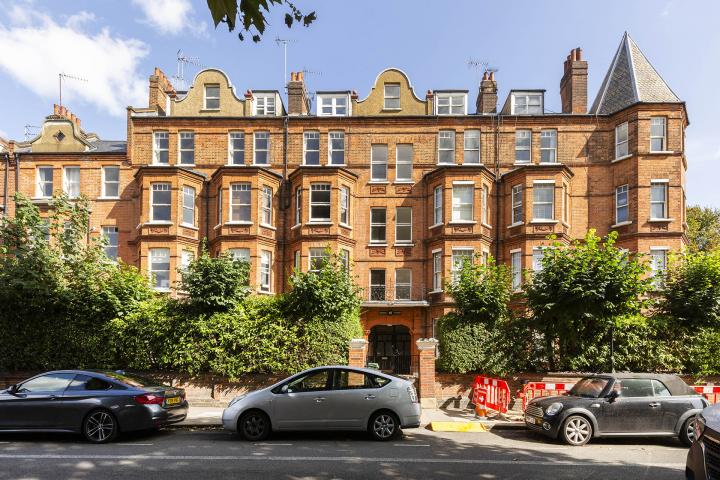 			2 Bedroom, 1 bath, 1 reception Flat			 Fairhazel Gardens, South Hampstead